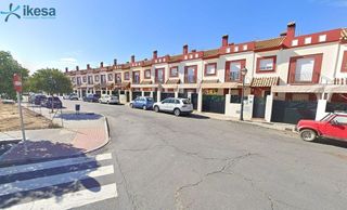 Casa adosada en venta en Trigueros