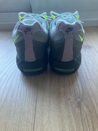 Nike Air Max 95 Gris y Verde