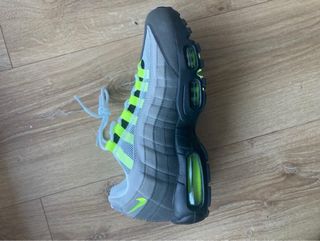 Nike Air Max 95 Gris y Verde