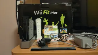 Nintendo Wii + Wii Balance + Wii Fit Plus