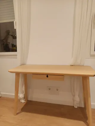 Escritorio de madera LISABO IKEA