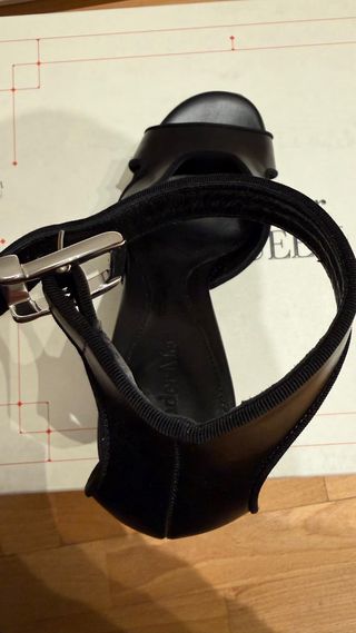 Sandalias Alexander McQueen Negras