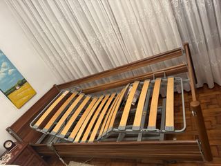 Cama articulada de madera