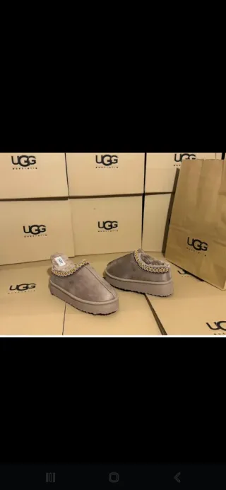 Scarpe UGG marroni
