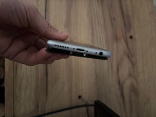 iPhone 6s smontato per pezzi