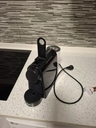 Cafetera De'Longhi Nespresso Essenza Mini