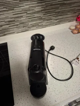 Cafetera De'Longhi Nespresso Essenza Mini