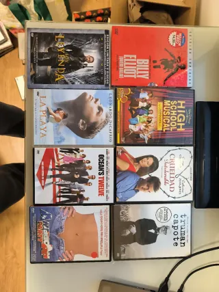 Pack 28 Películas DVD Míticas + 1 Recetario