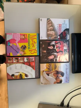 Pack 28 Películas DVD Míticas + 1 Recetario