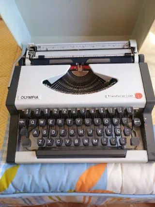 Máquina de escribir antigua Everest