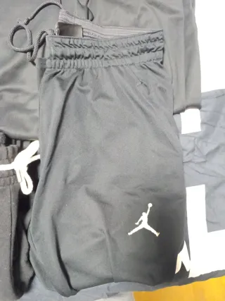 Pantalones Joma Getafe y Nike Jordan Negros