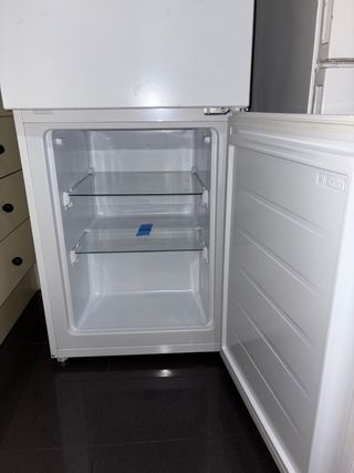 Nevera Benavent Blanca