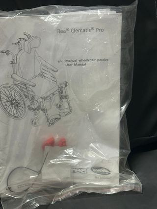 Silla de ruedas nueva, 6 meses de uso.