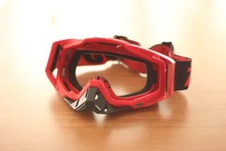 Gafas Motocross Rojas sin visera.