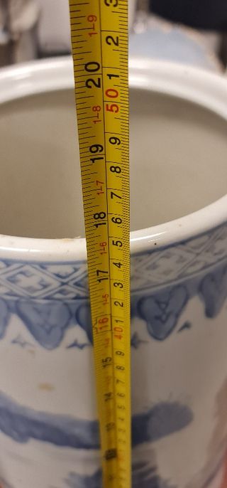 Paragüero de loza oriental azul y blanco