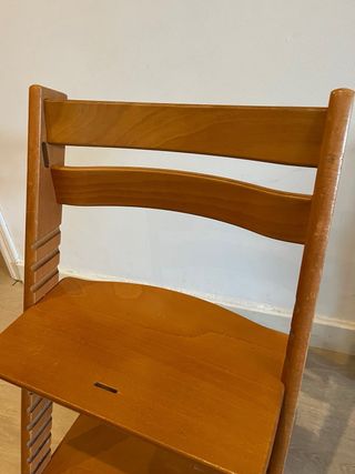 Trona Stokke madera.No envíos