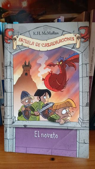 Libro Escuela de cazadragones El novato