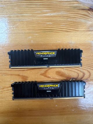 Corsair Vengeance LPX DDR4 RAM (2x16GB)