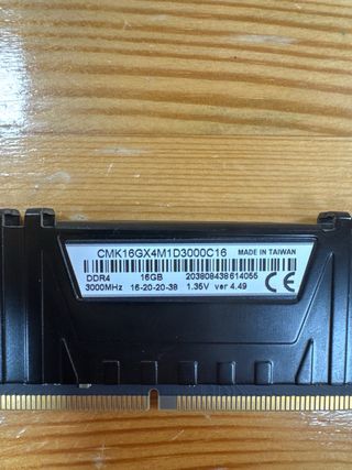 Corsair Vengeance LPX DDR4 RAM (2x16GB)