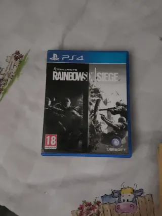 Resident Evil 7 Biohazard PS4 y Rainbow six siege.