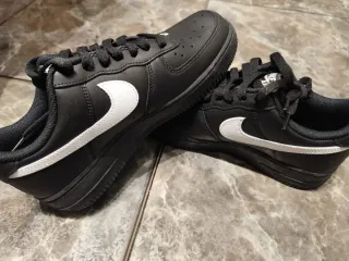 Nike Air Force 1 '07 Negras y Blancas