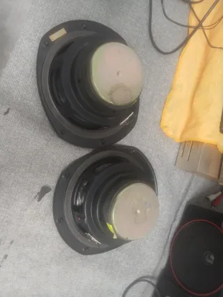 Altavoces Tannoy Negros