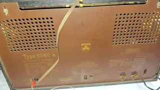 Radio antigua marca GRUNDIG