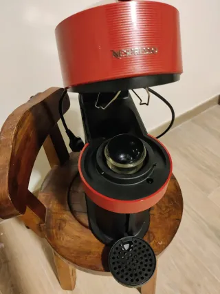 Cafetera Nespresso Vertuo Krups + kit café molido