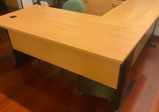 LIQUIDACION Oficina con cinco despachos completos