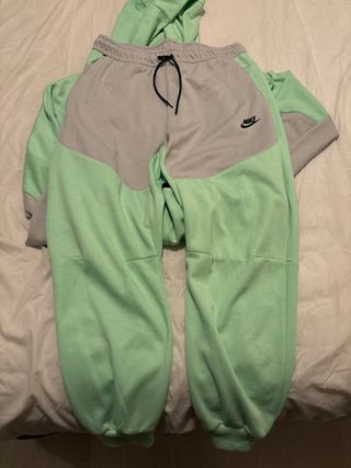 Conjunto Nike Verde Agua y Gris