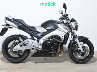 SUZUKI GSR 600
