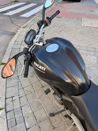 Ducati 696 A2 Naked 500cc