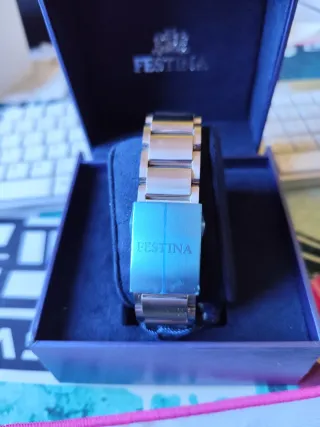 Reloj Festina plateado Cronógrafo Esfera Morada