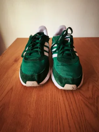 Zapatillas Adidas Verdes y Blancas