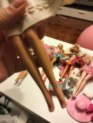 Lote de Muñecas Barbie y Accesorios