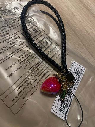 Funda iPhone 13 con llavero