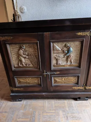 Taquillón antiguo madera tallada