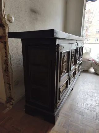 Taquillón antiguo madera tallada