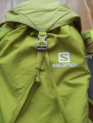 Mochila Salomon Out Night 30+5 Amarillo flúor