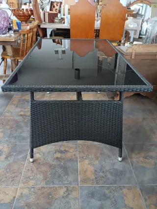 Mesa y 4 Sillas Ratan Negro