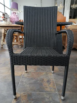 Mesa y 4 Sillas Ratan Negro