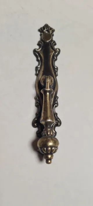 Tirador de mueble antiguo bronce