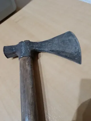 Hacha martillo antiguo