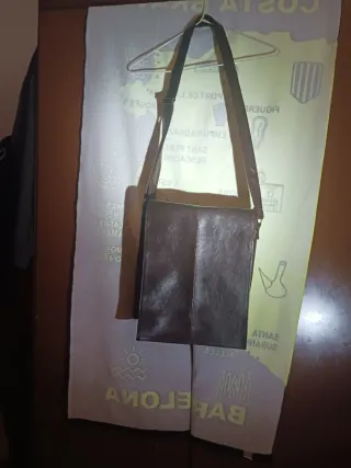 Bolso piel marrón oscuro hombre