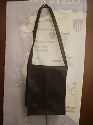 Bolso piel marrón oscuro hombre