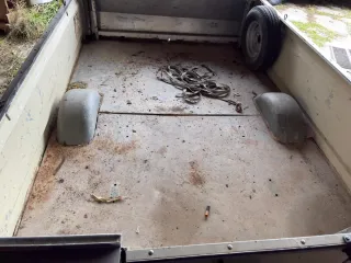 Remolque tienda adaptado carga con documentación