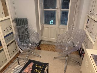 Sillas metacrilato pie fijo