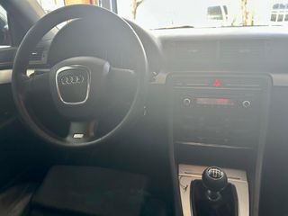 Audi A4 140CV PAQ.S-LINE