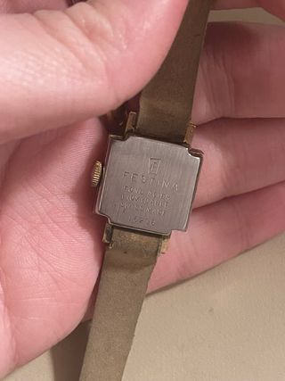 Reloj Festina Cuadrado Dorado