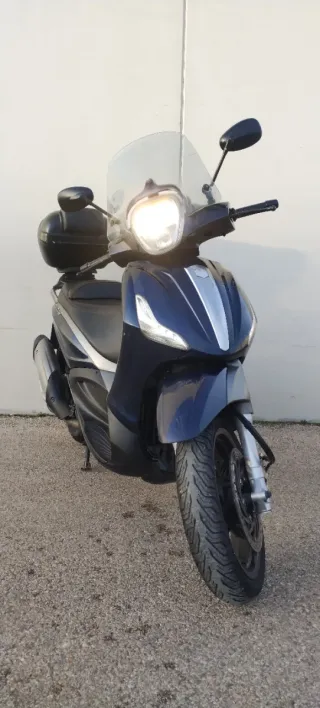 Piaggio Beverly 350i Maxiscooter